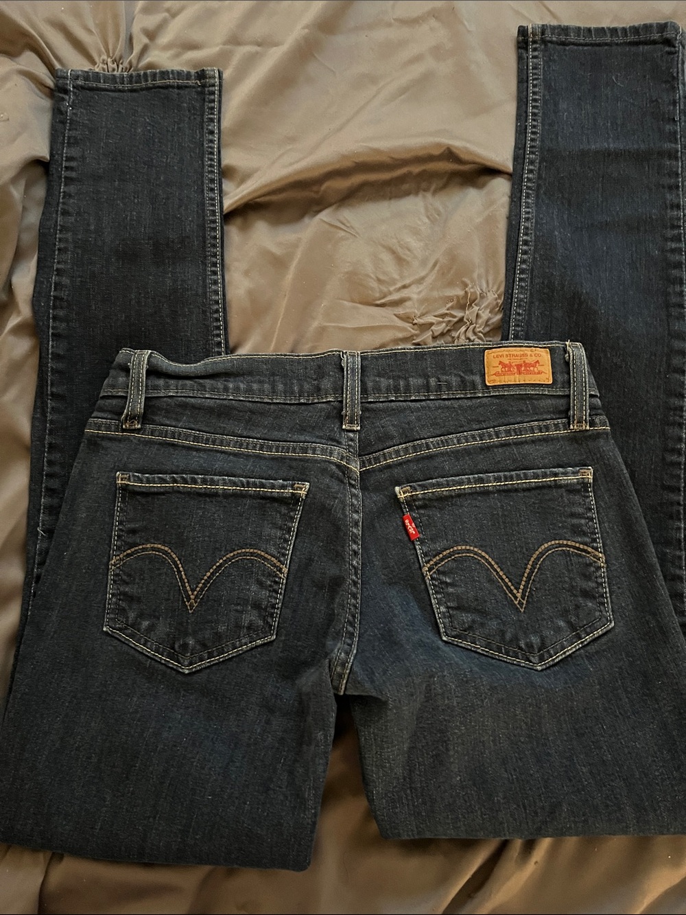 Levi’s Dark Wash Skinny Jeans - Black - Picture 3 of 4